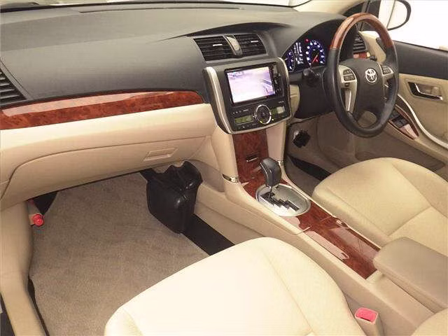 TOYOTA PREMIO