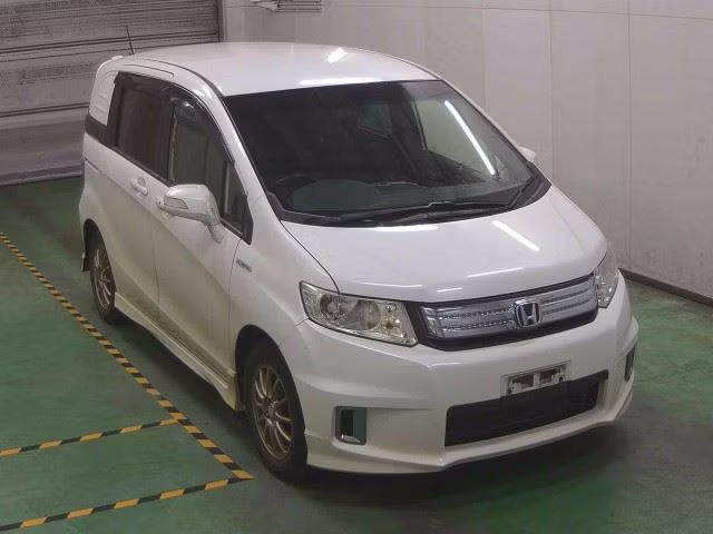 HONDA FREED SPIKE