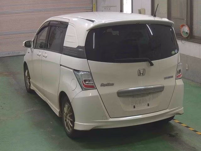 HONDA FREED SPIKE