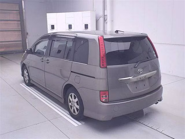 TOYOTA ISIS