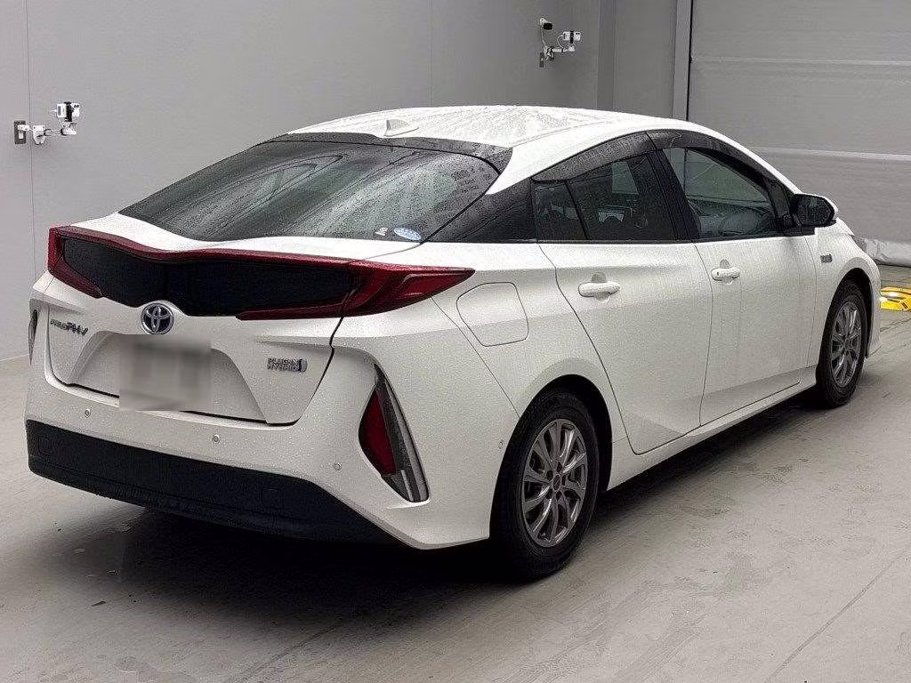 TOYOTA PRIUS PHV
