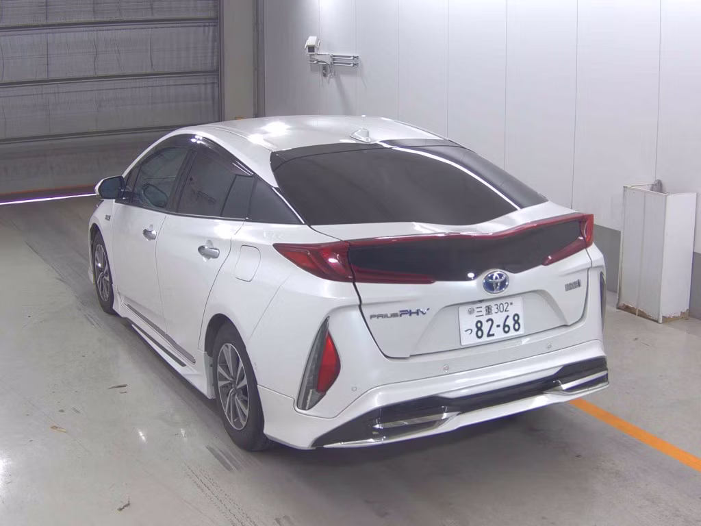 TOYOTA PRIUS PHV