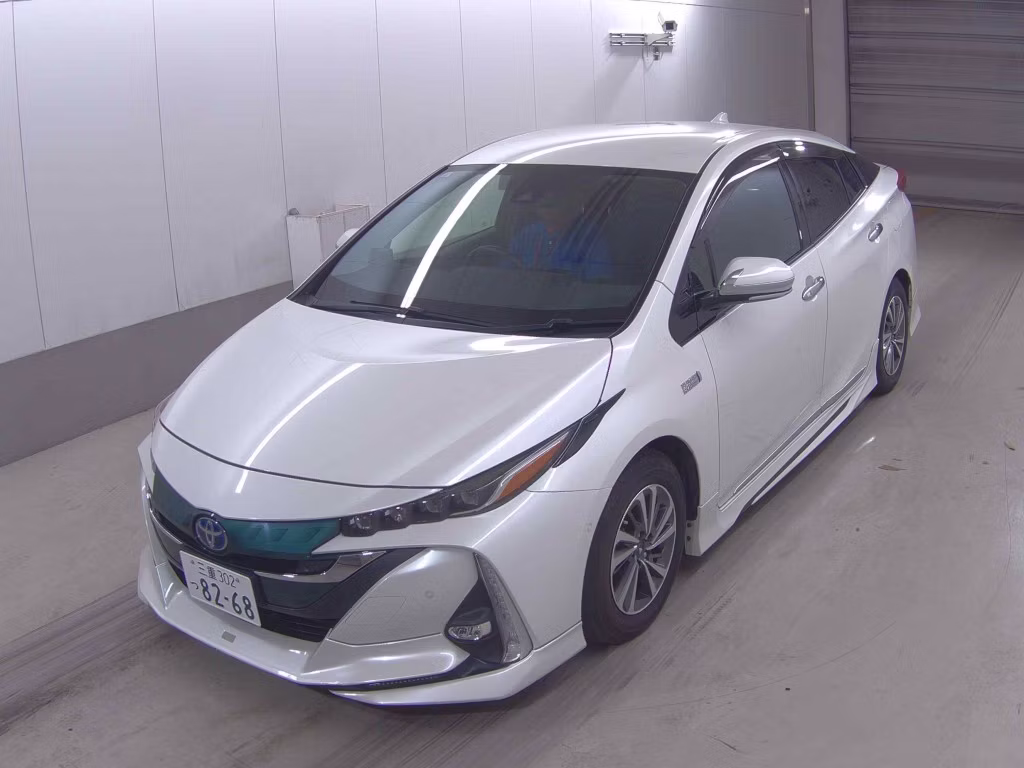 TOYOTA PRIUS PHV