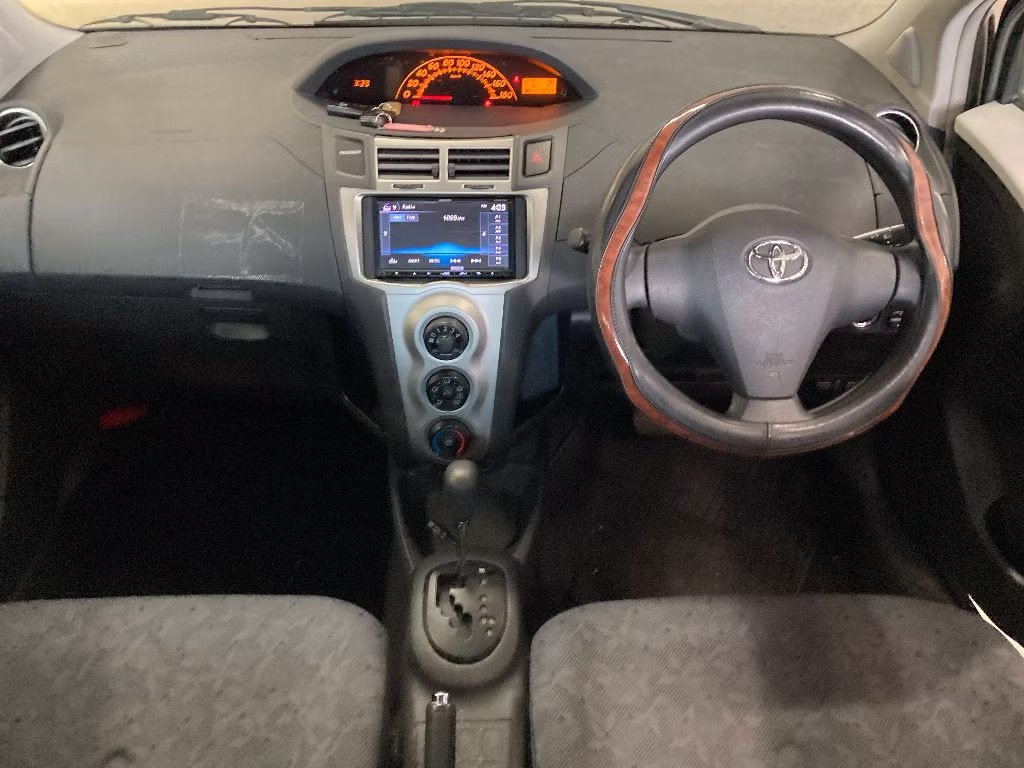 TOYOTA VITZ