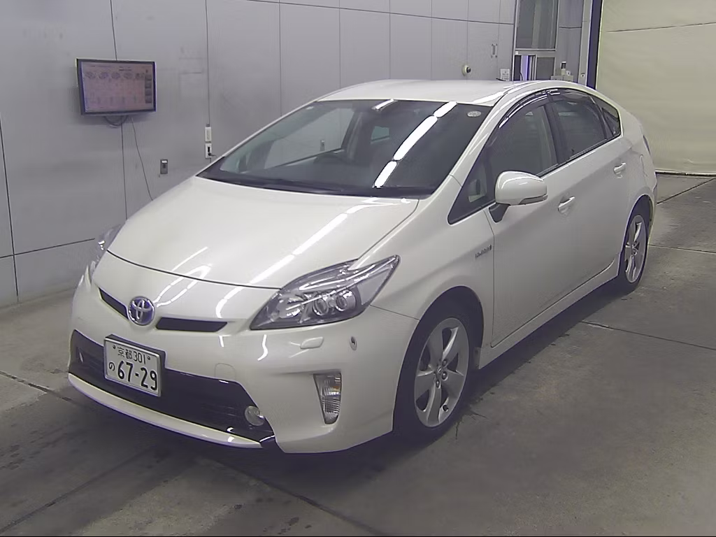 TOYOTA PRIUS