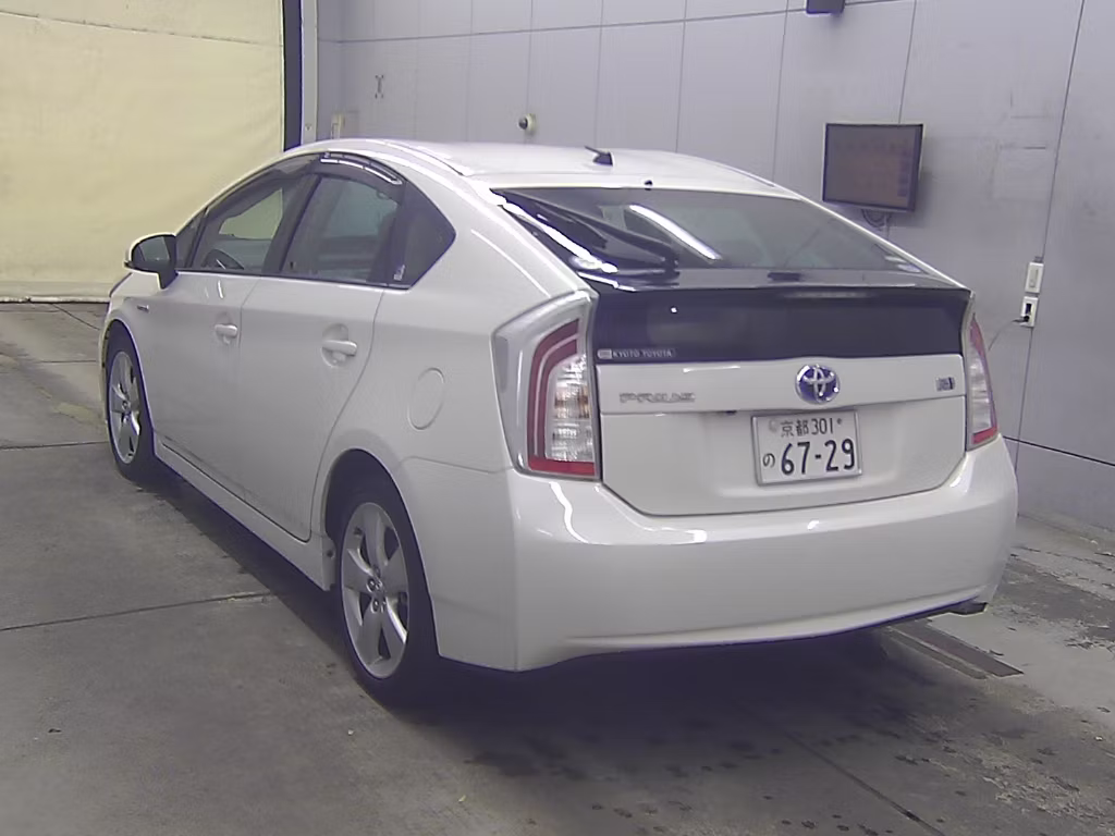 TOYOTA PRIUS