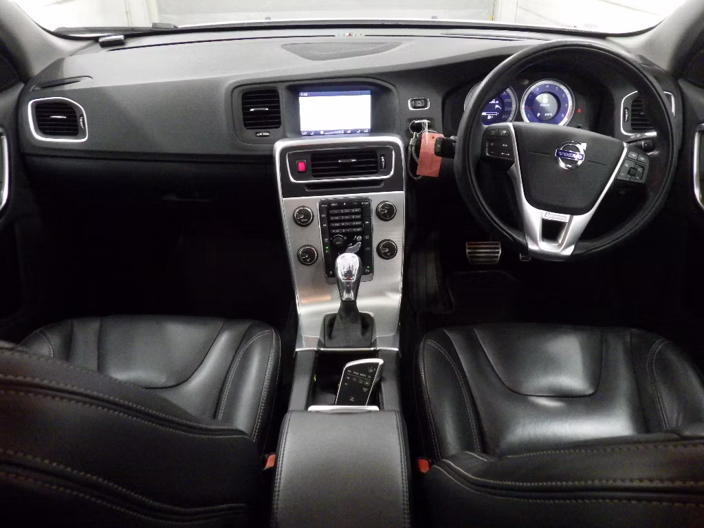 VOLVO V60