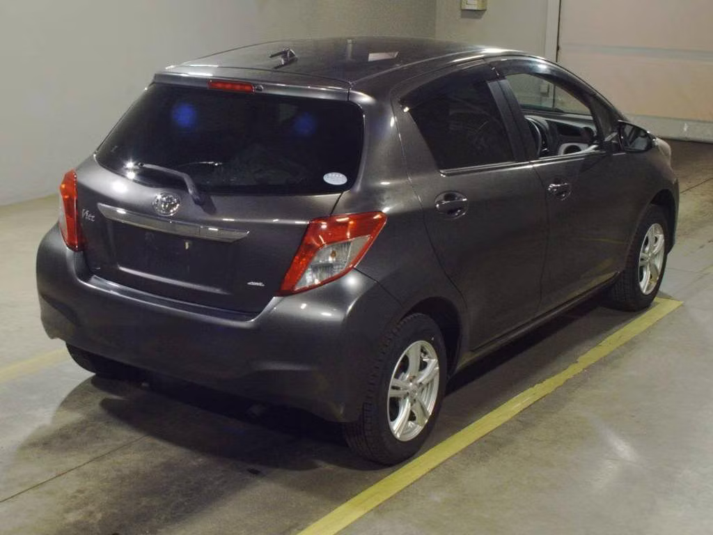 TOYOTA VITZ