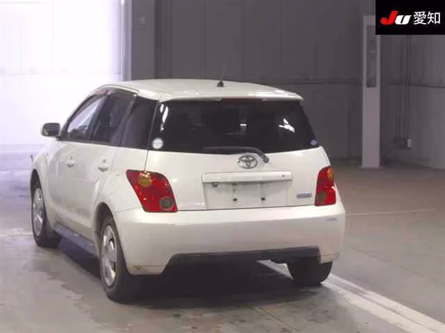 TOYOTA IST