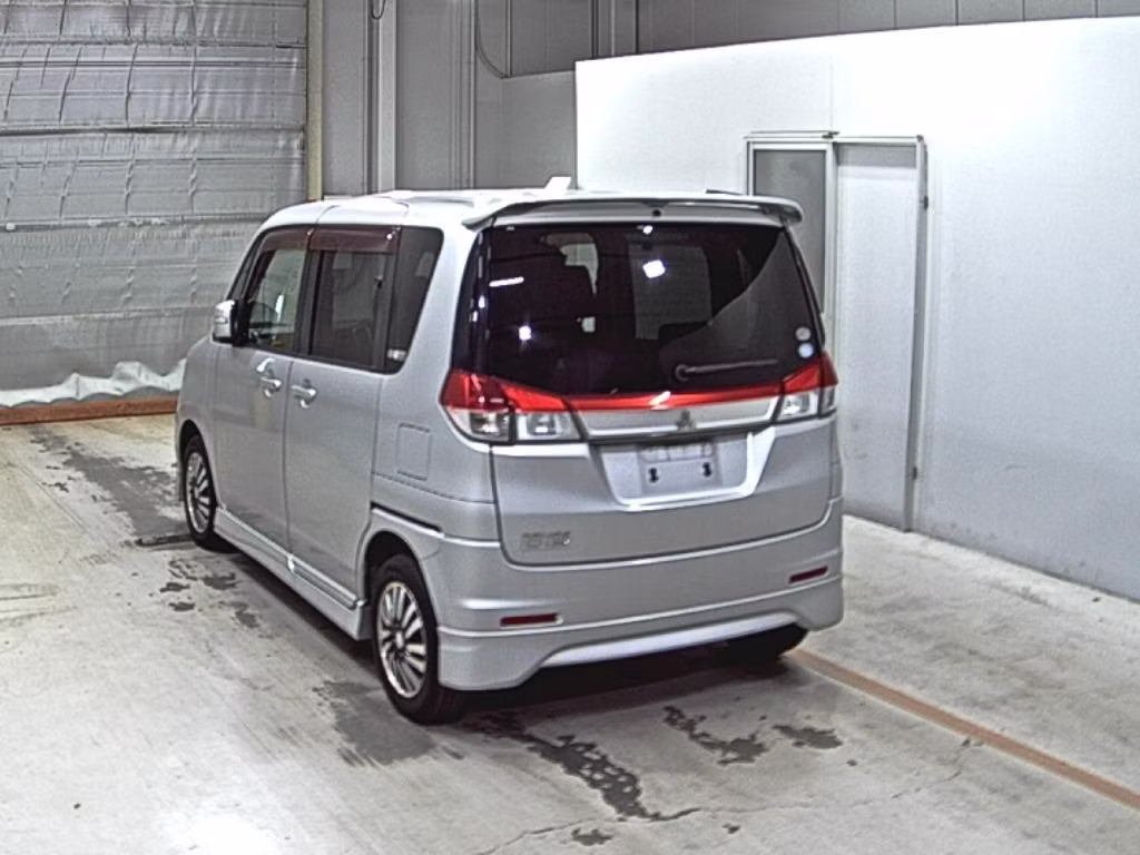 MITSUBISHI DELICA D:2