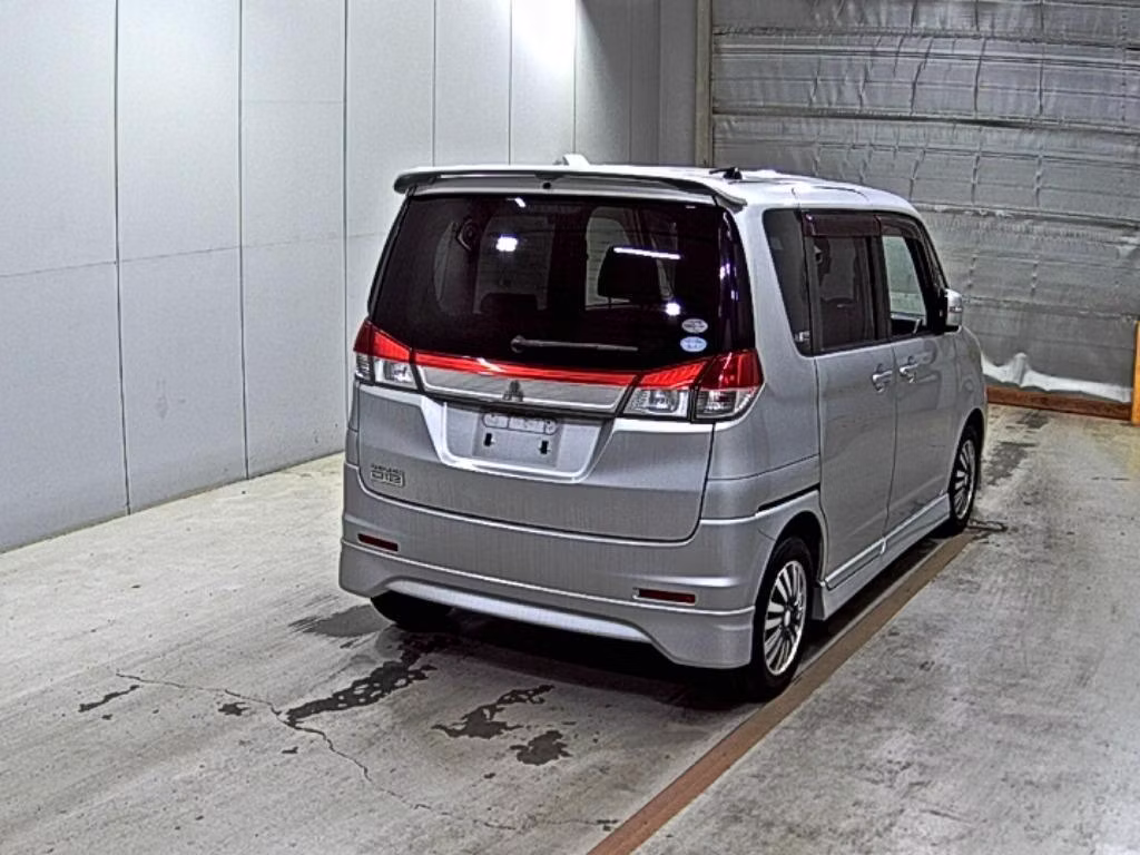 MITSUBISHI DELICA D:2