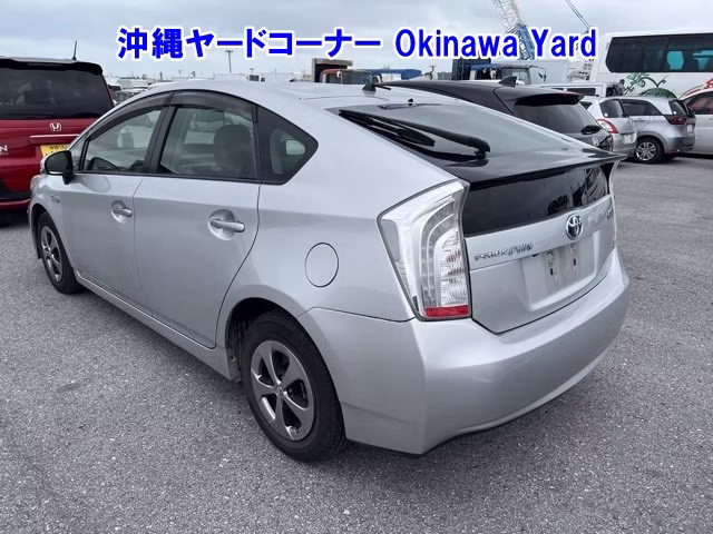 TOYOTA PRIUS PHV