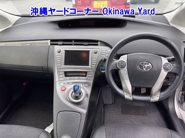 TOYOTA PRIUS PHV