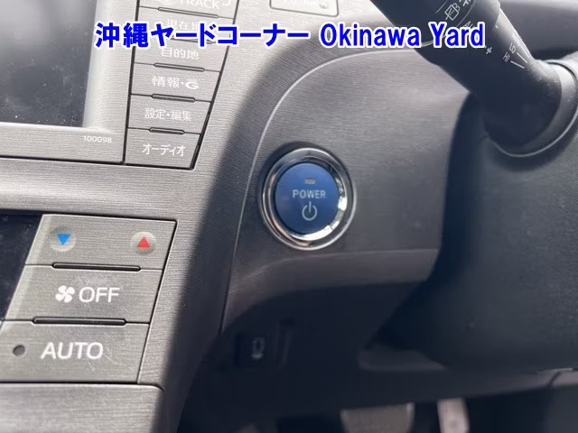 TOYOTA PRIUS PHV
