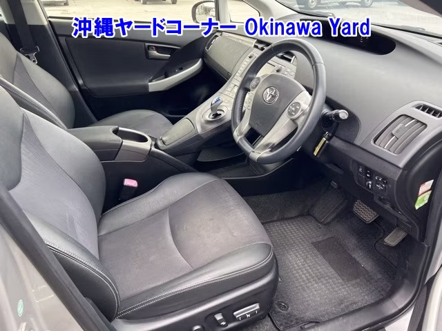 TOYOTA PRIUS PHV