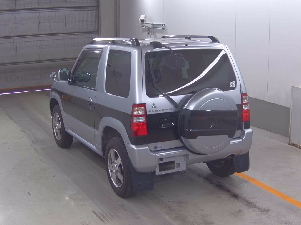 MITSUBISHI PAJERO MINI