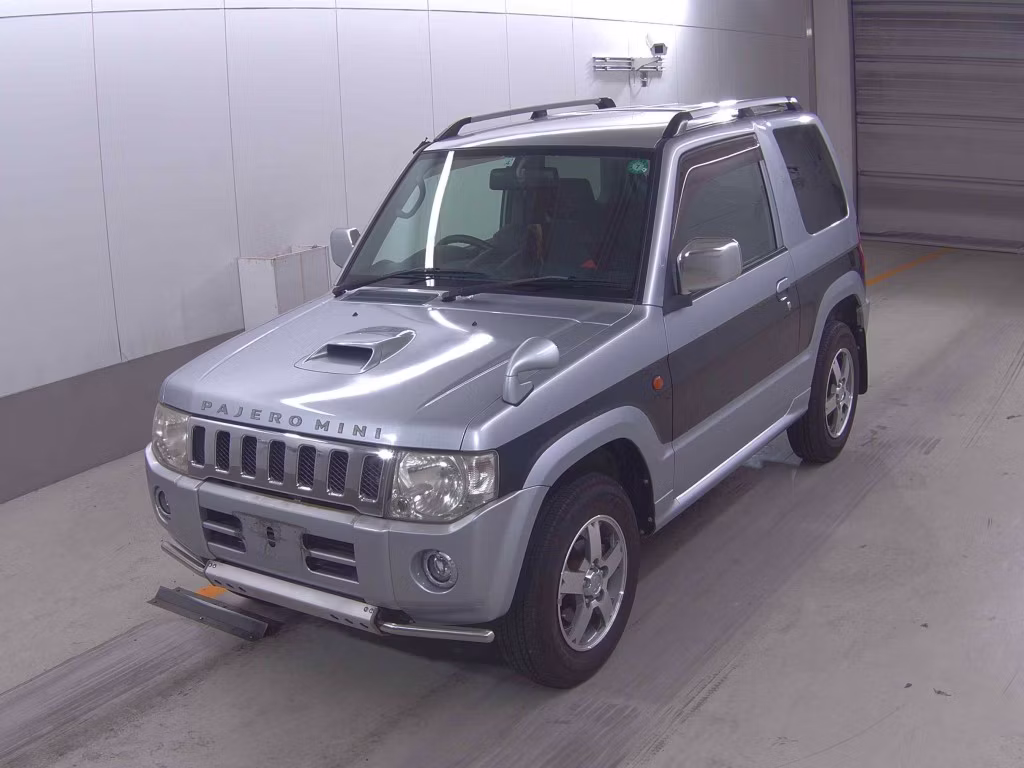 MITSUBISHI PAJERO MINI