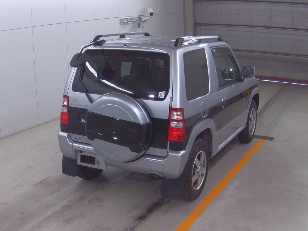 MITSUBISHI PAJERO MINI