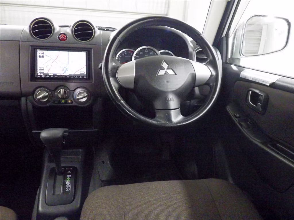 MITSUBISHI PAJERO MINI