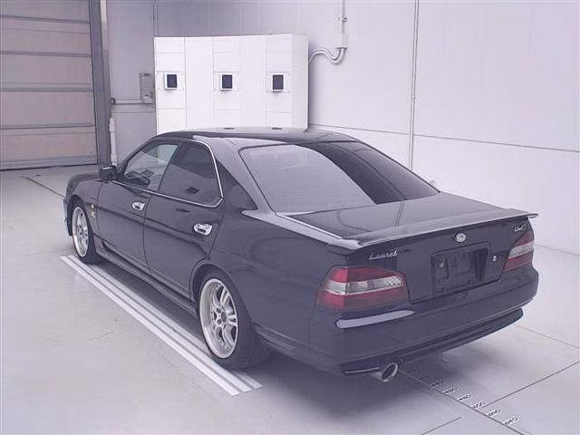 NISSAN LAUREL