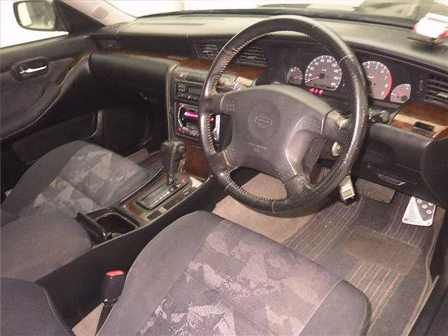 NISSAN LAUREL