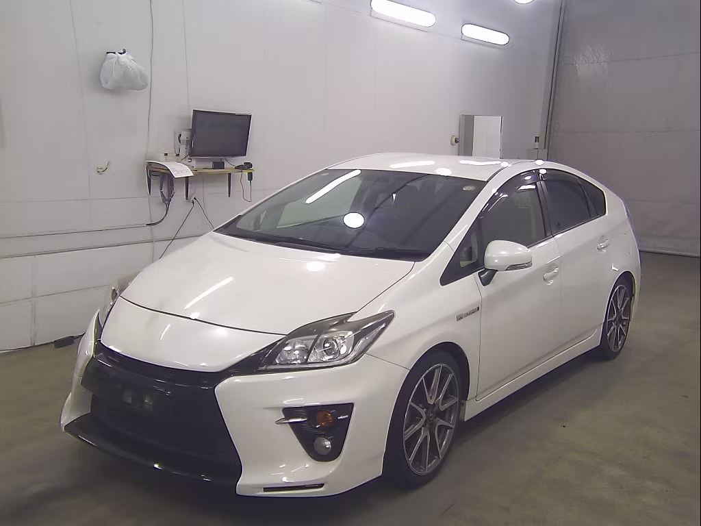 TOYOTA PRIUS