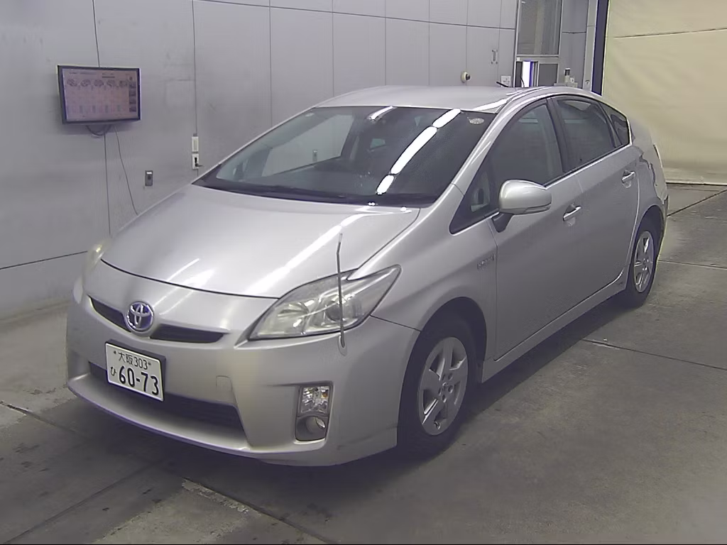 TOYOTA PRIUS