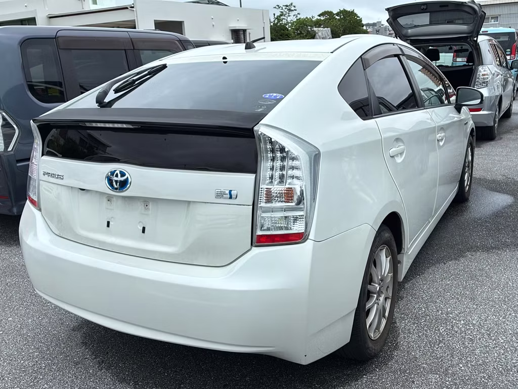 TOYOTA PRIUS
