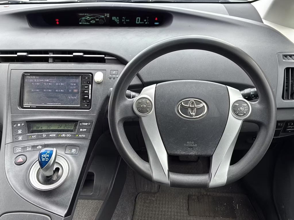 TOYOTA PRIUS