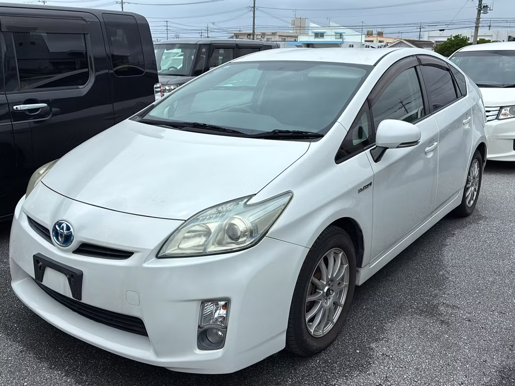 TOYOTA PRIUS