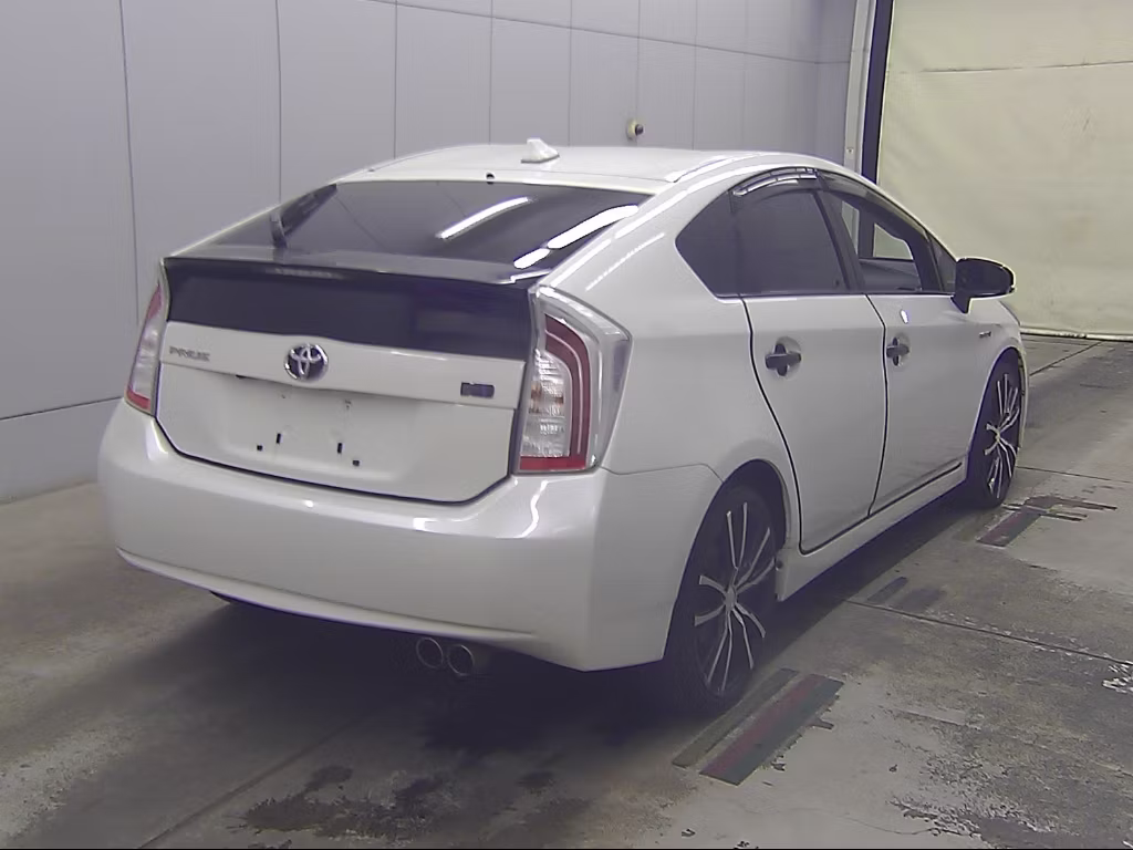 TOYOTA PRIUS