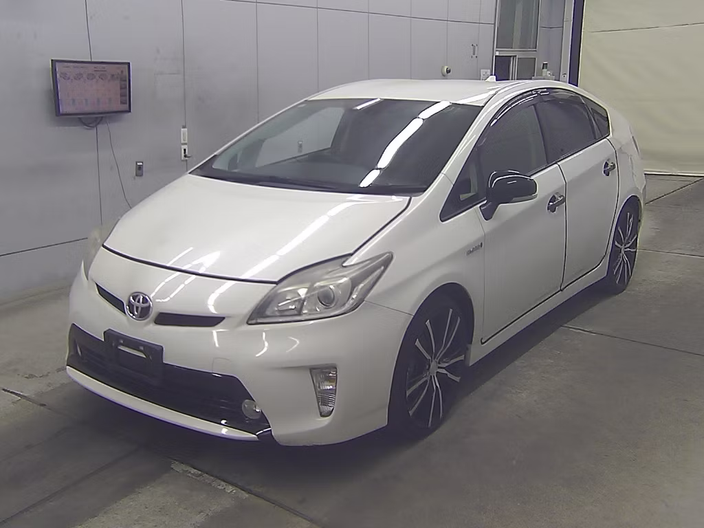 TOYOTA PRIUS
