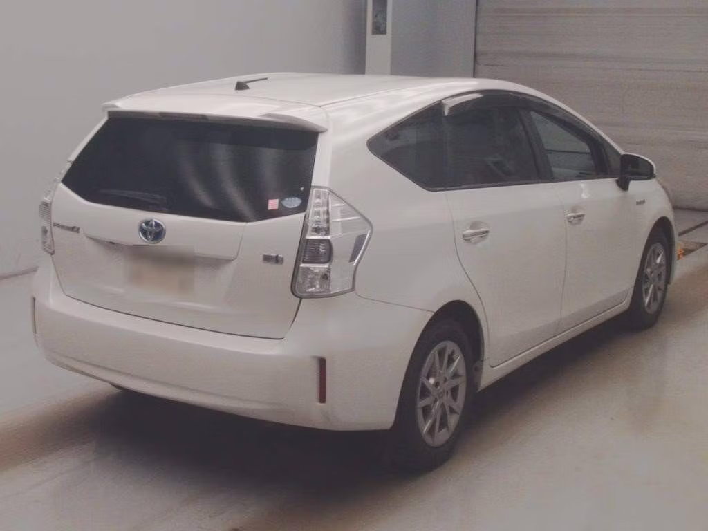TOYOTA PRIUS ALPHA