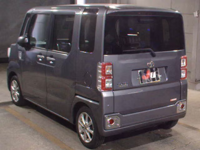 TOYOTA PIXIS MEGA