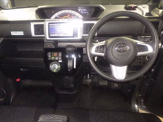 TOYOTA PIXIS MEGA