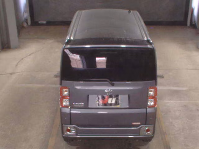 TOYOTA PIXIS MEGA
