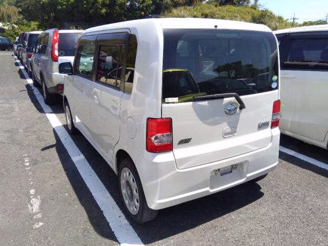 DAIHATSU MOVE CONTE