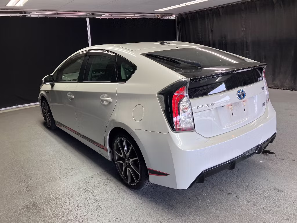 TOYOTA PRIUS