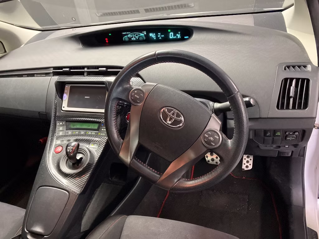TOYOTA PRIUS