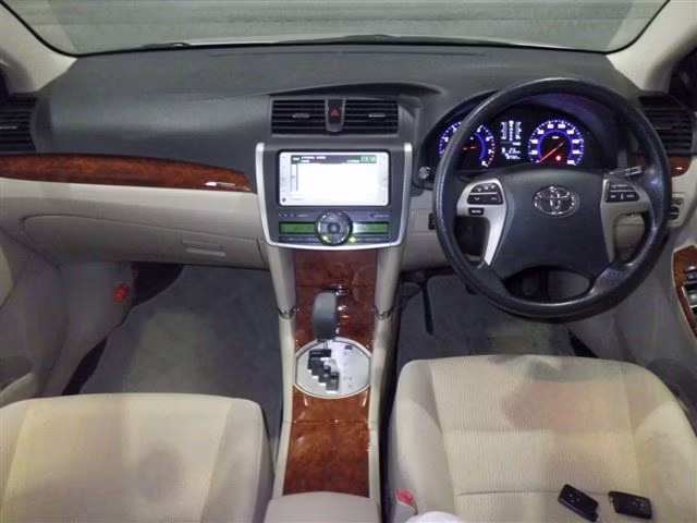TOYOTA PREMIO