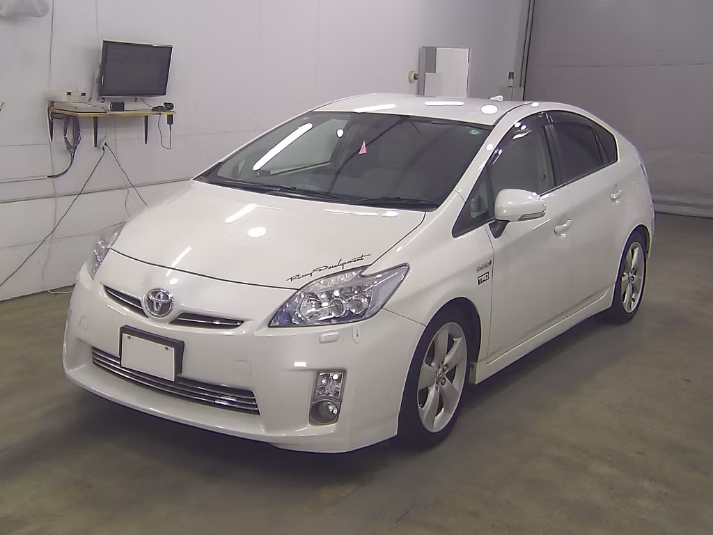TOYOTA PRIUS