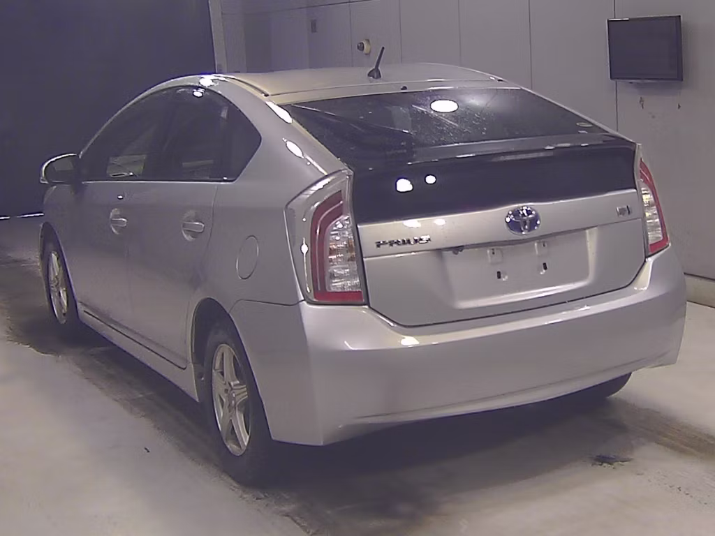 TOYOTA PRIUS