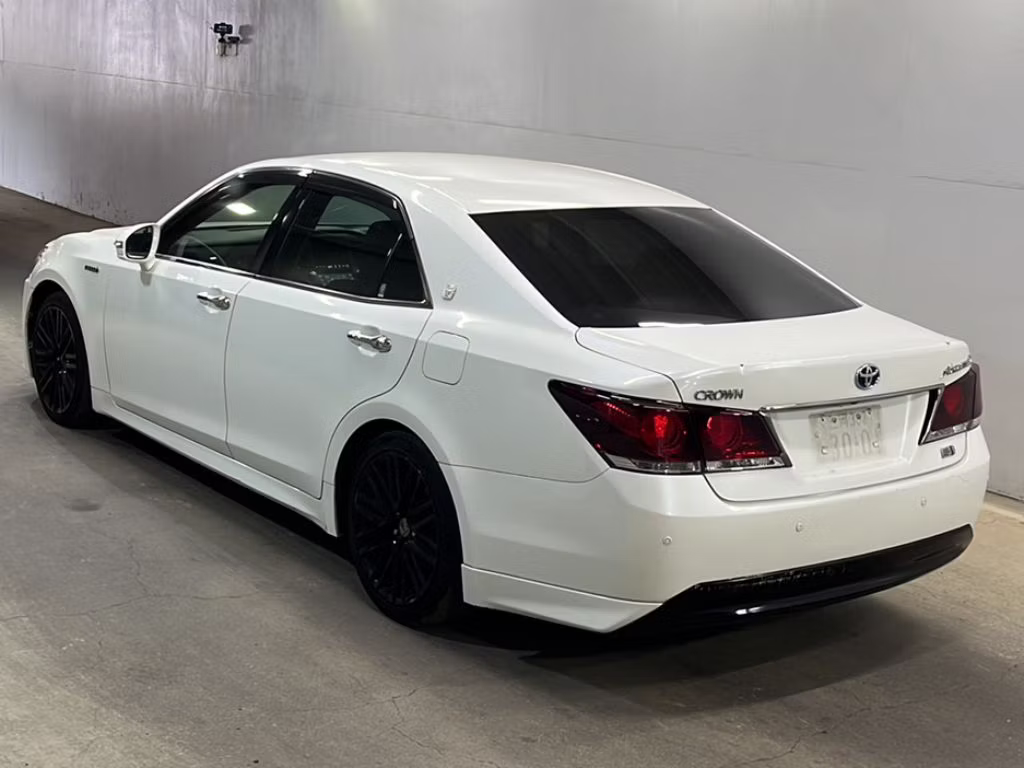 TOYOTA CROWN