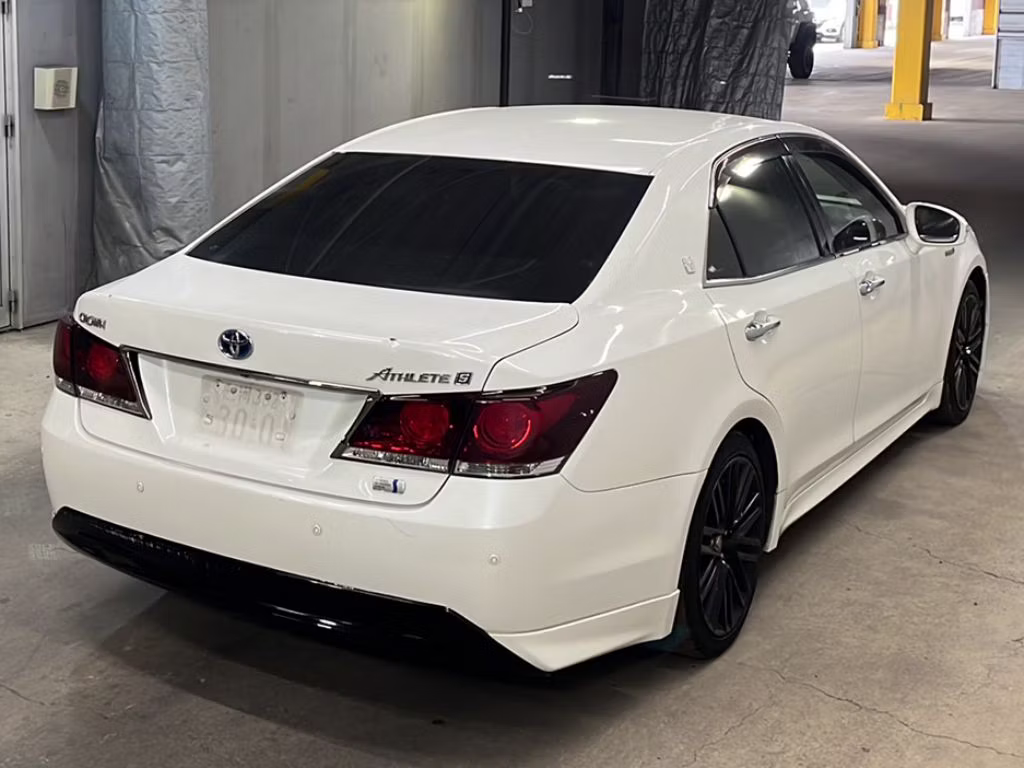TOYOTA CROWN
