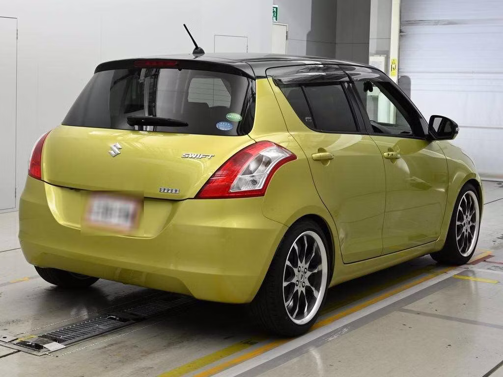 SUZUKI SWIFT