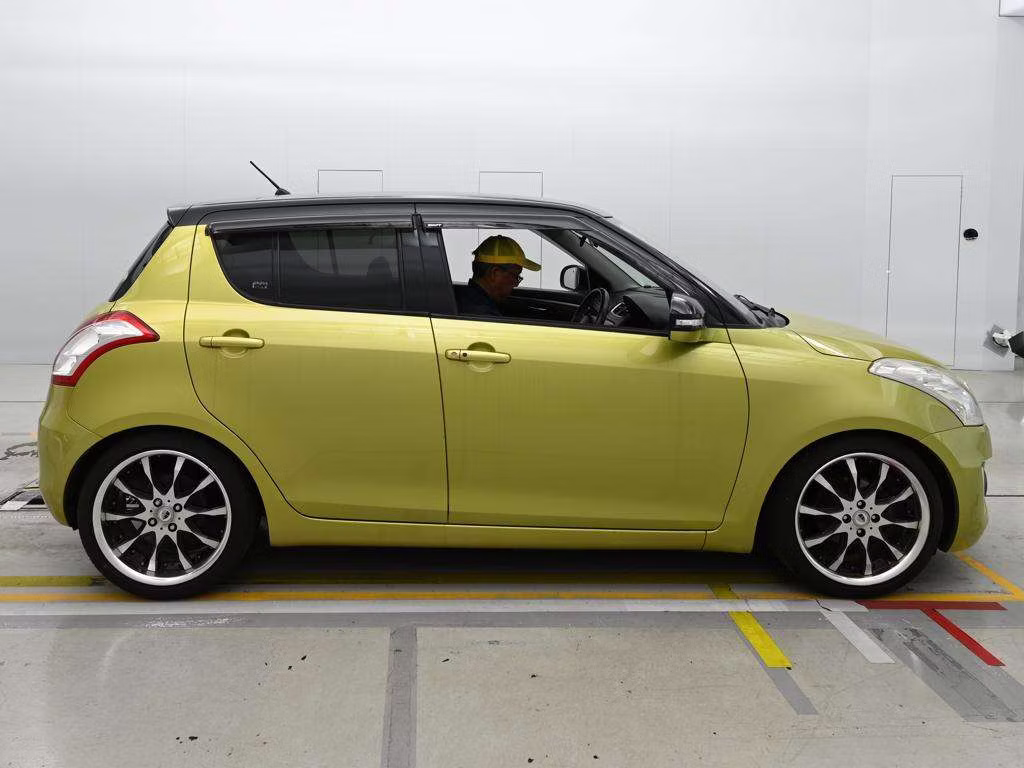 SUZUKI SWIFT