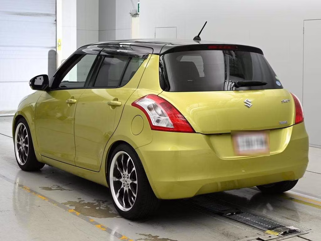 SUZUKI SWIFT