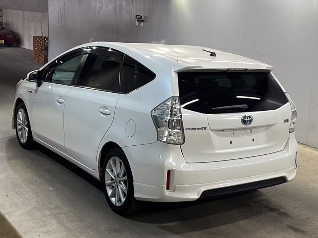 TOYOTA PRIUS ALPHA
