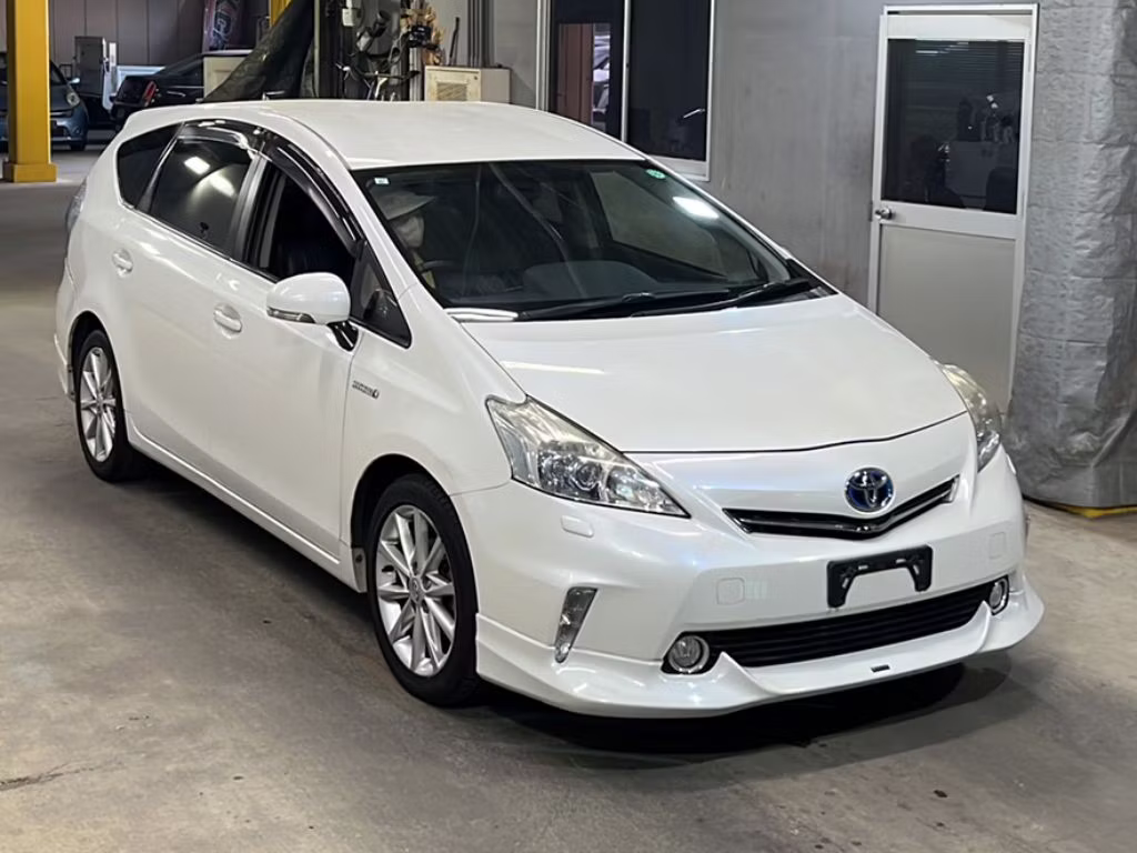 TOYOTA PRIUS ALPHA