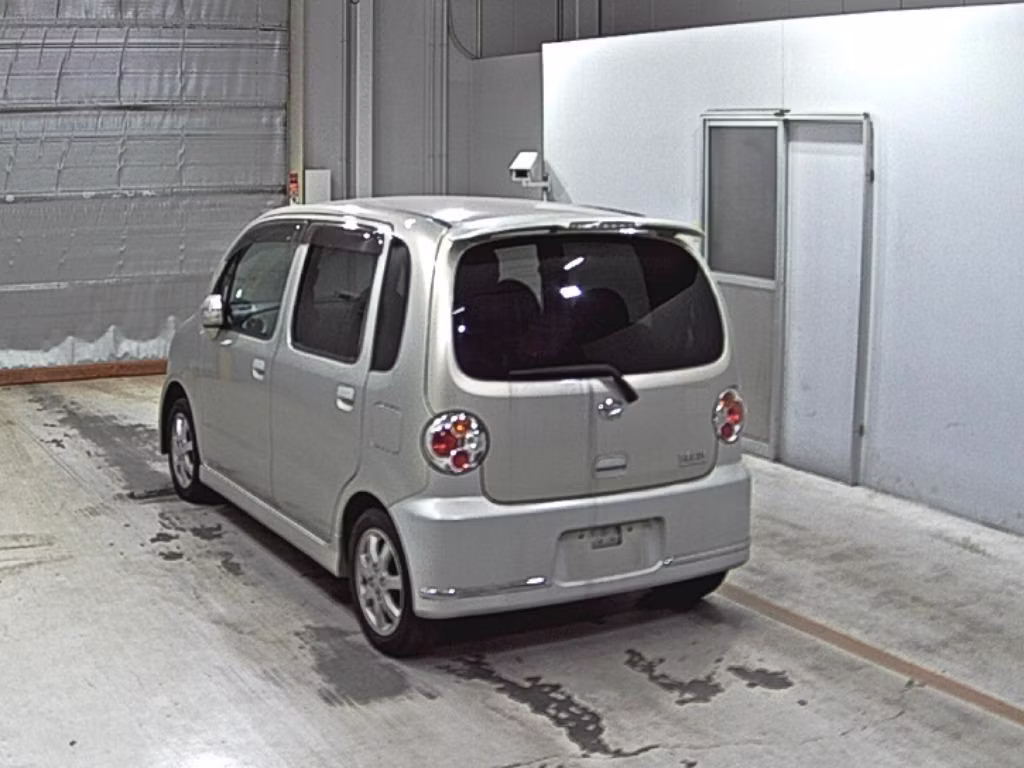 DAIHATSU MOVE LATTE